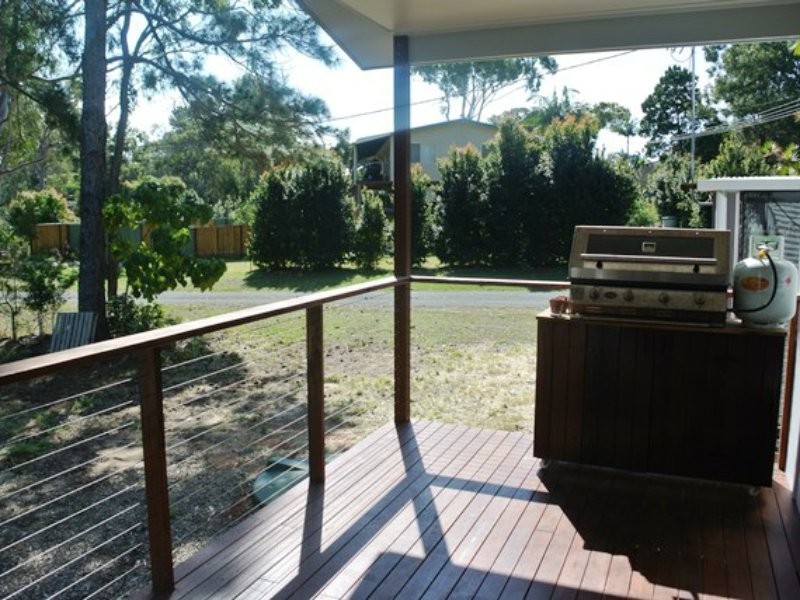 21 Alexander Street, Macleay Island QLD 4184
