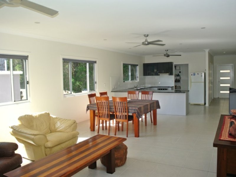 21 Alexander Street, Macleay Island QLD 4184