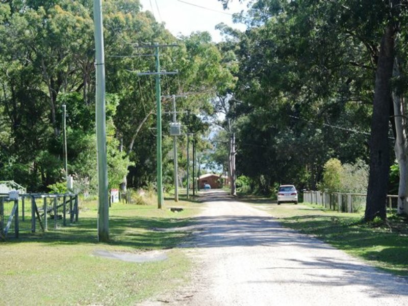 6 Noogie Street, Macleay Island QLD 4184