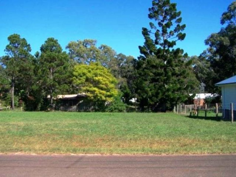 4 Halcyon Street, Lamb Island QLD 4184