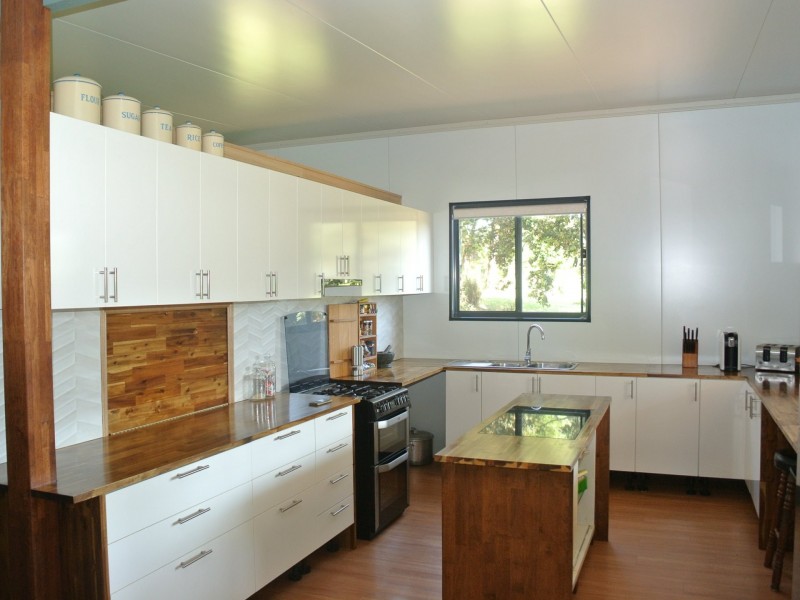 17 Frenchem Terrace, Macleay Island QLD 4184