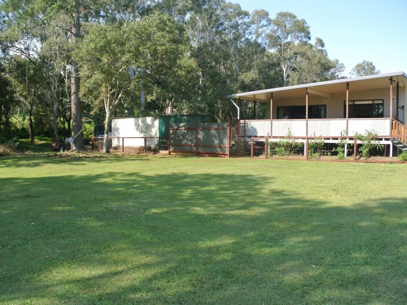 17 Frenchem Terrace, Macleay Island QLD 4184