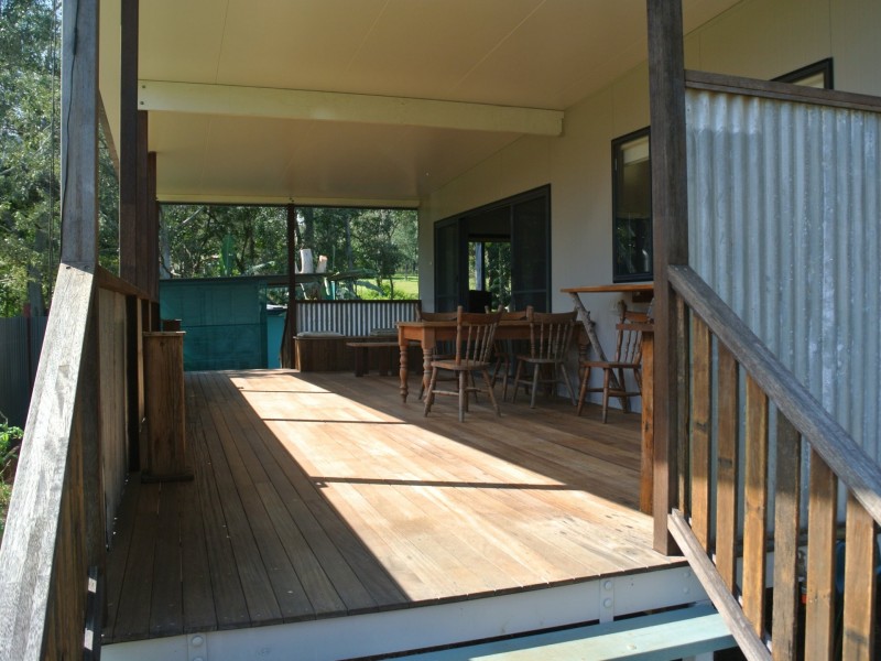 17 Frenchem Terrace, Macleay Island QLD 4184