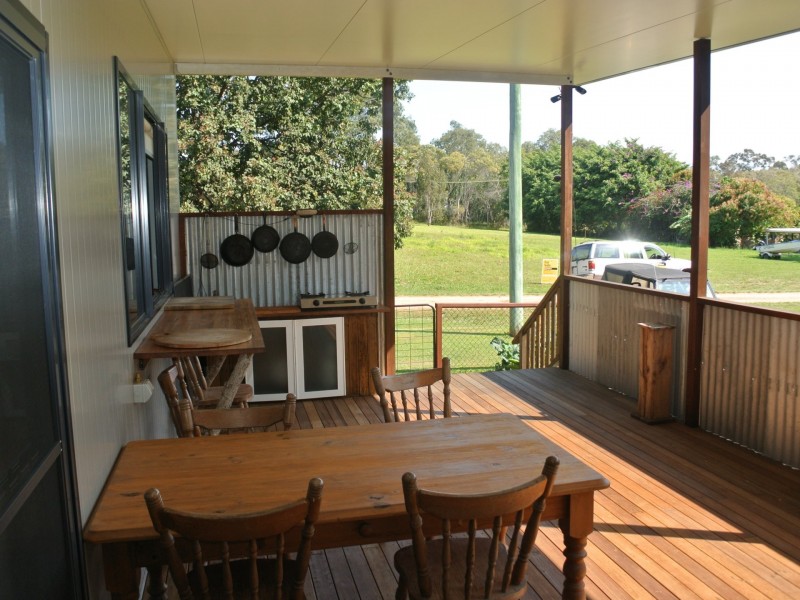 17 Frenchem Terrace, Macleay Island QLD 4184