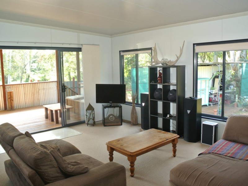 17 Frenchem Terrace, Macleay Island QLD 4184