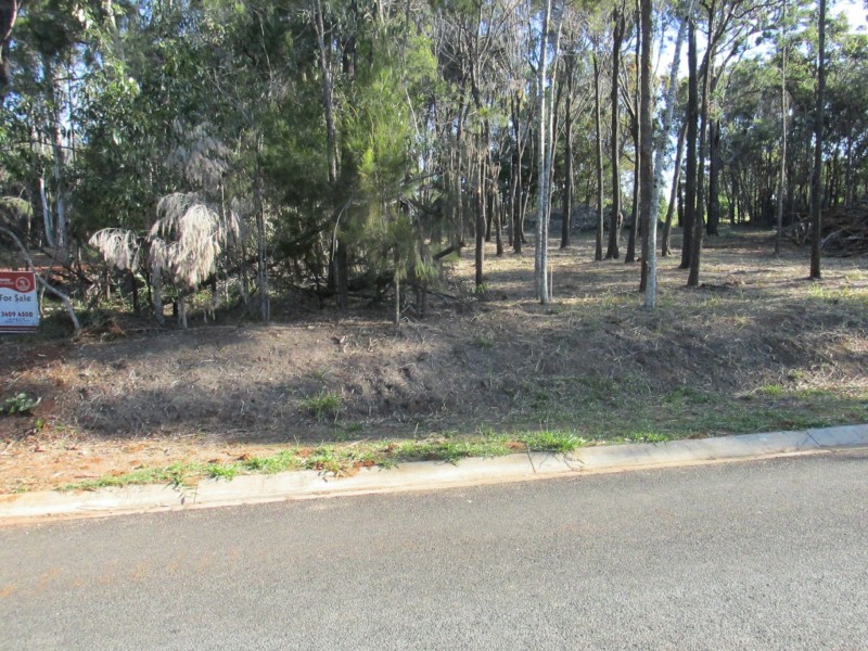 42 Hastings Terrace, Macleay Island QLD 4184