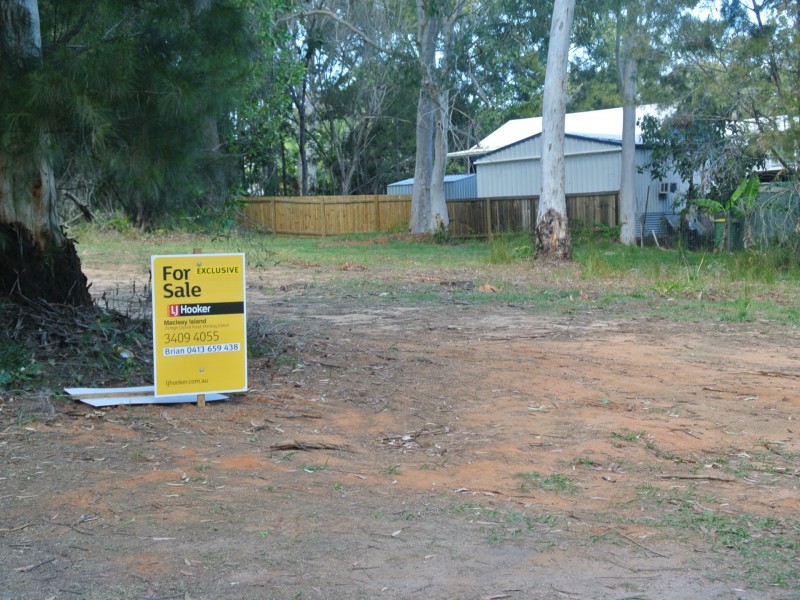 10 Morwong Street, Macleay Island QLD 4184