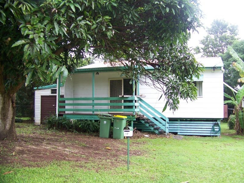 17 Squire Street, Macleay Island QLD 4184