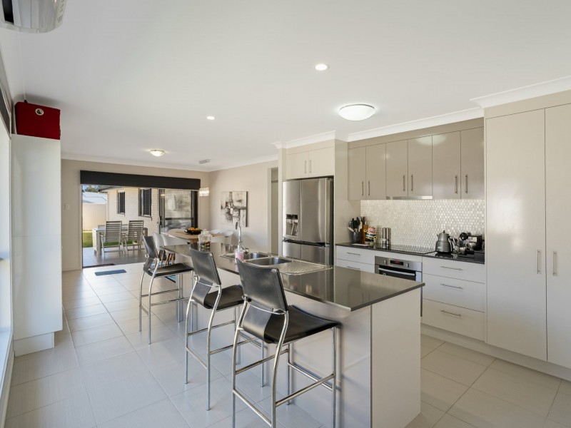 51 Lancaster Circuit, Redland Bay QLD 4165