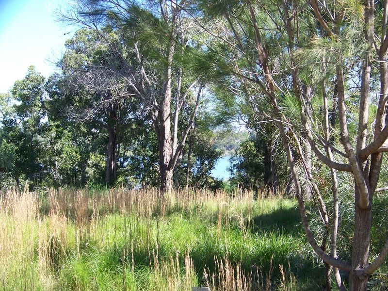 26 Calm Waters Crescent, Macleay Island QLD 4184