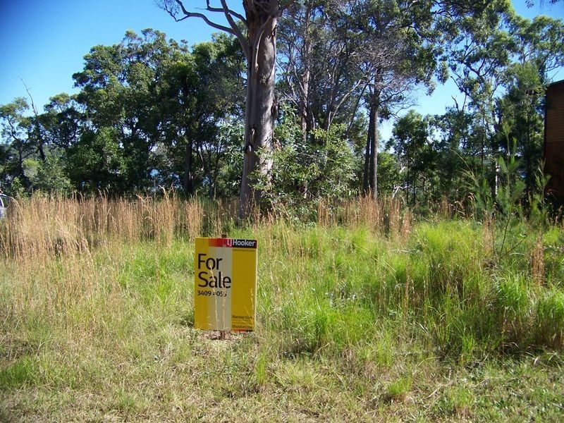 26 Calm Waters Crescent, Macleay Island QLD 4184