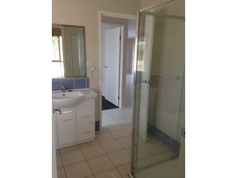 42 Broadwater Terrace, Redland Bay QLD 4165