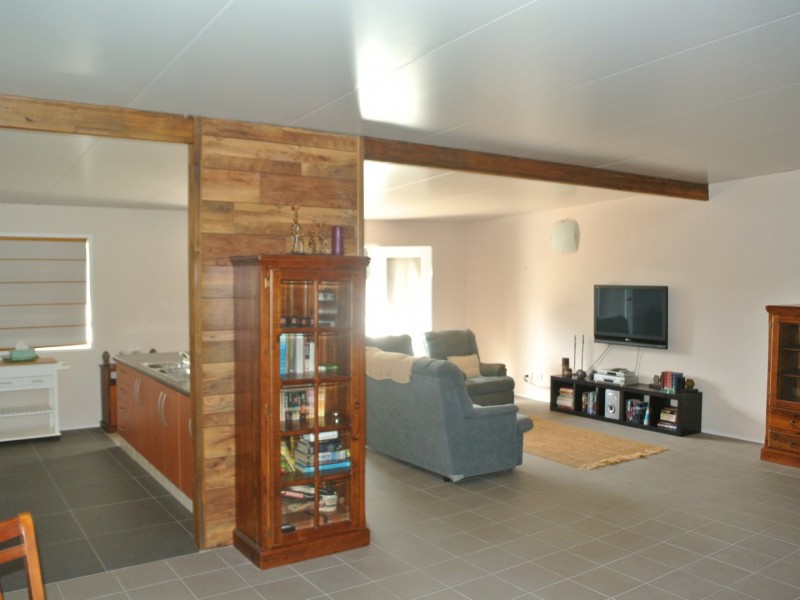 47 Scotts Road, Macleay Island QLD 4184