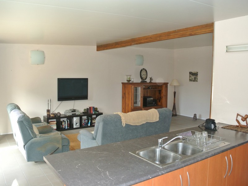 47 Scotts Road, Macleay Island QLD 4184