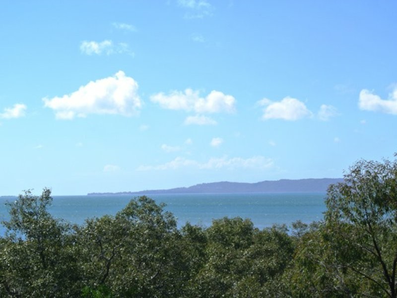 11 Beelong Street, Macleay Island QLD 4184