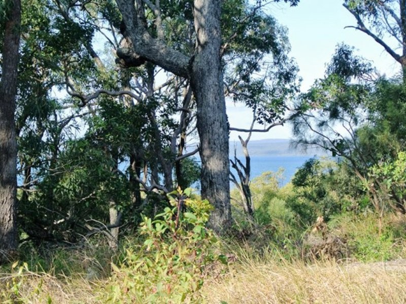 11 Beelong Street, Macleay Island QLD 4184