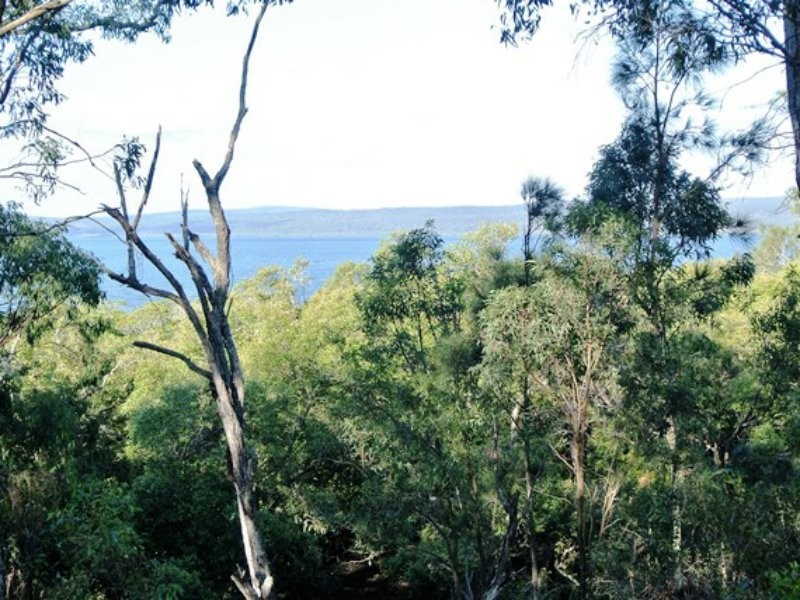 11 Beelong Street, Macleay Island QLD 4184