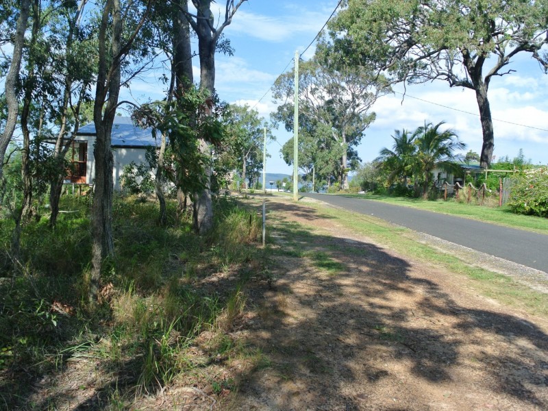 11 Beelong Street, Macleay Island QLD 4184