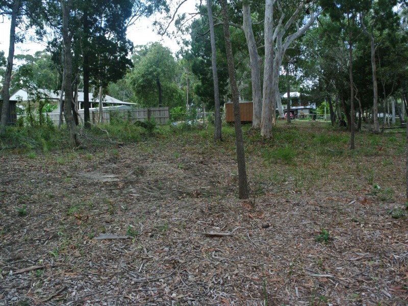 19-21 Morwong Street, Macleay Island QLD 4184