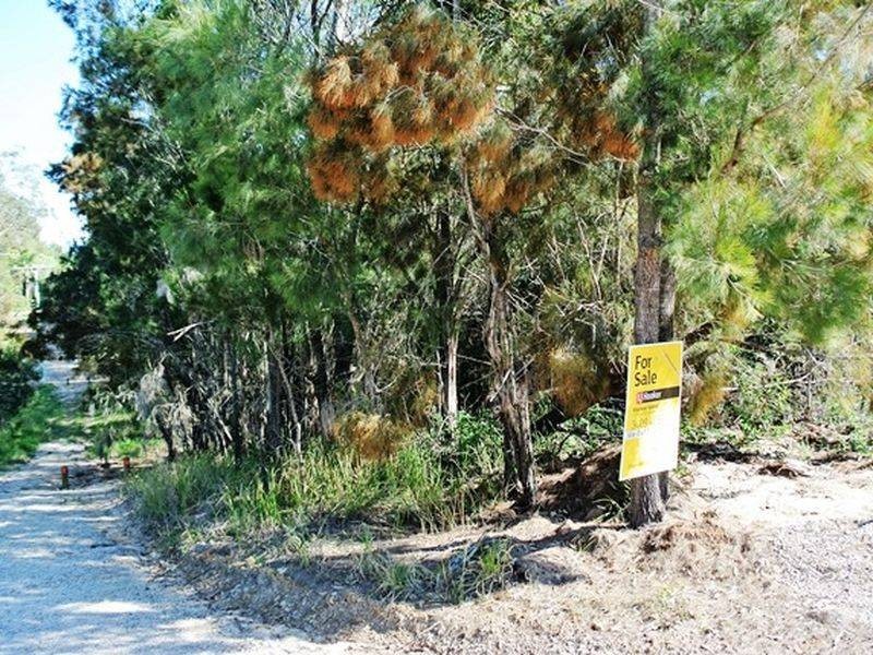 27 Ashton Street, Macleay Island QLD 4184