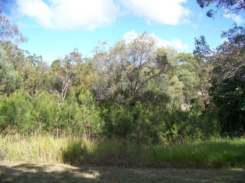 27 Ashton Street, Macleay Island QLD 4184