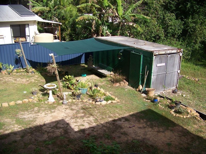 18 Panaroo Street, Macleay Island QLD 4184