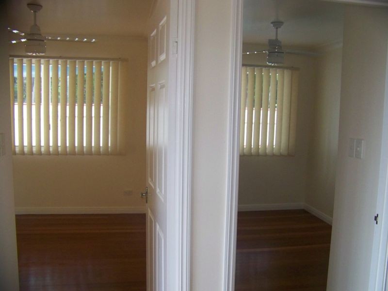 4 Cotton Tree Ave, Macleay Island QLD 4184