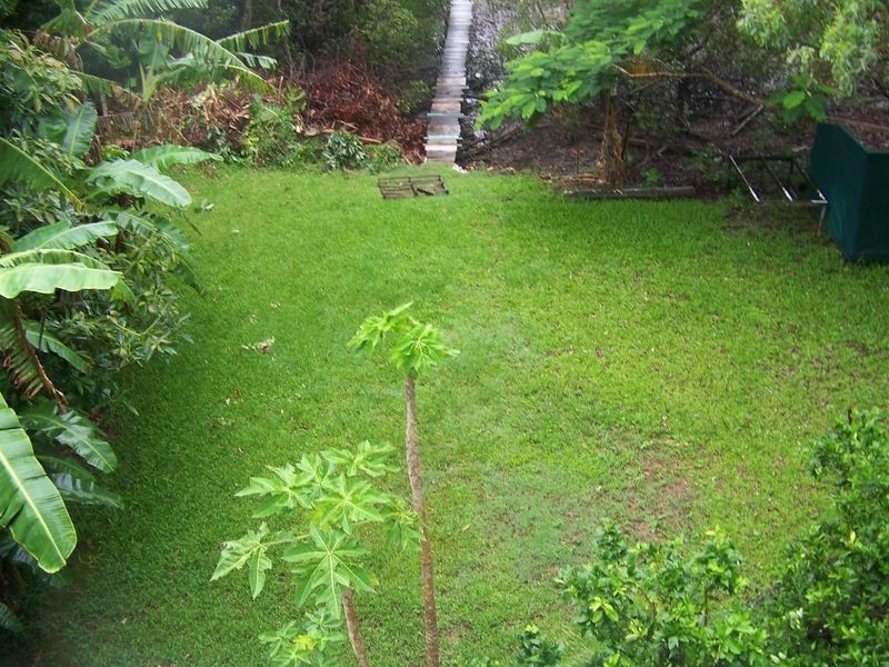 4 Cotton Tree Ave, Macleay Island QLD 4184