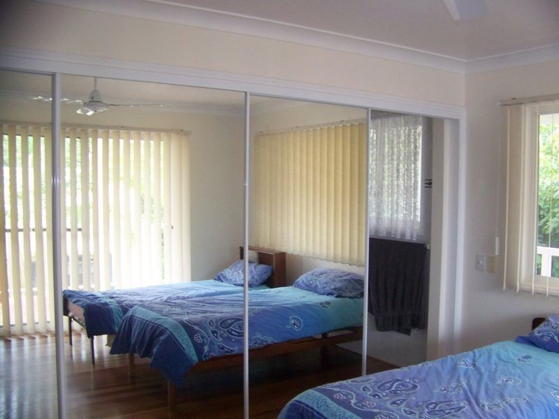 4 Cotton Tree Ave, Macleay Island QLD 4184