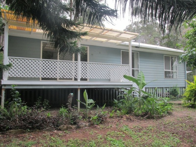 80 High Central Road, Macleay Island QLD 4184