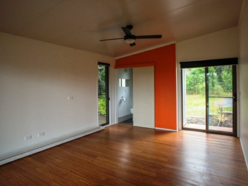 18 Cowes Street, Macleay Island QLD 4184