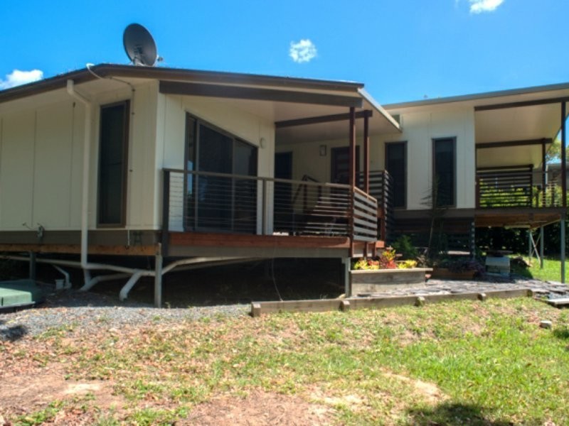 18 Cowes Street, Macleay Island QLD 4184
