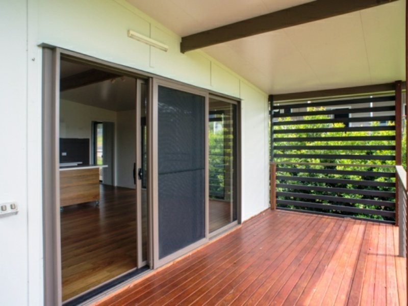 18 Cowes Street, Macleay Island QLD 4184