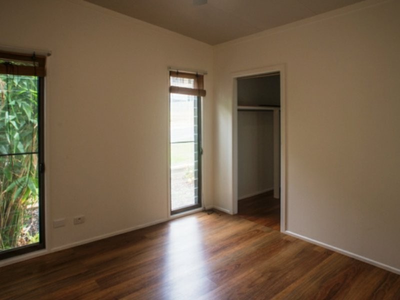 18 Cowes Street, Macleay Island QLD 4184