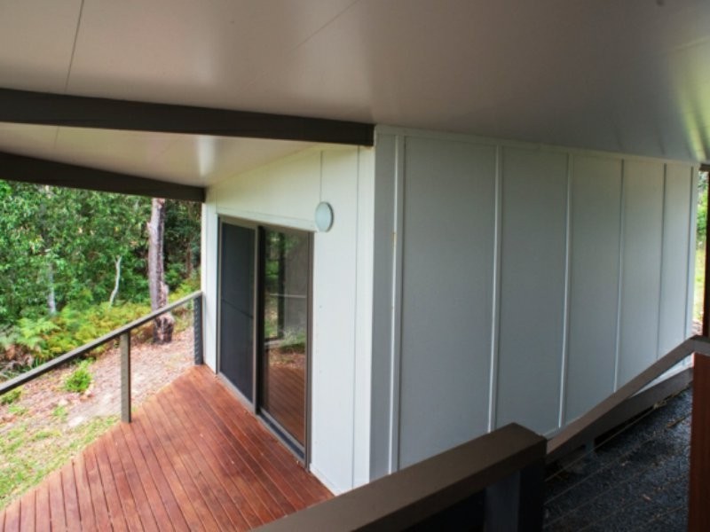 18 Cowes Street, Macleay Island QLD 4184