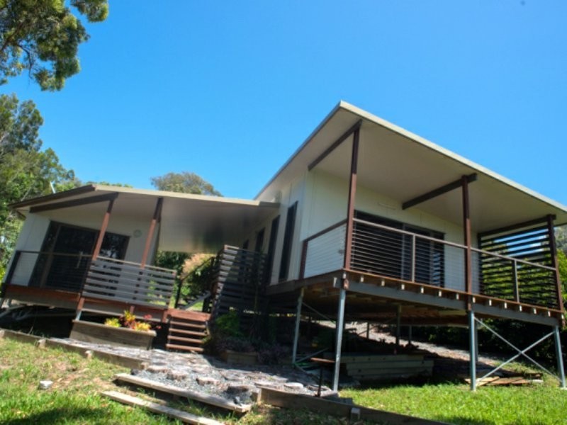 18 Cowes Street, Macleay Island QLD 4184