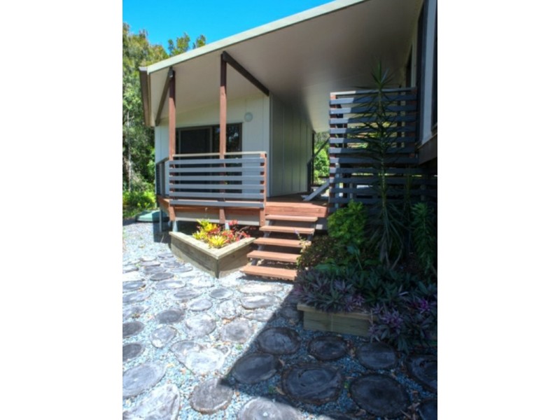 18 Cowes Street, Macleay Island QLD 4184