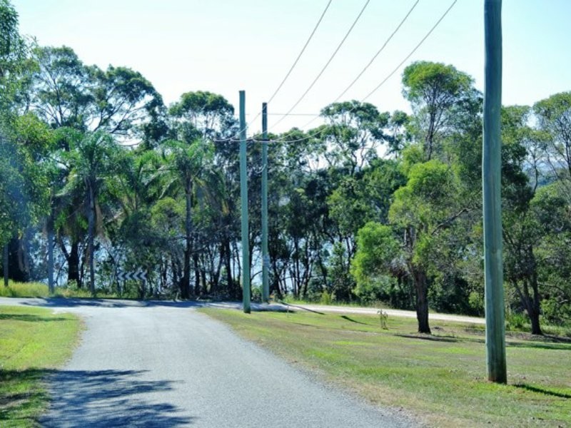 30 Pelican Street, Macleay Island QLD 4184