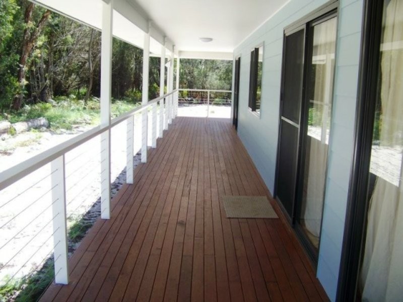 54 Coast Road, Macleay Island QLD 4184
