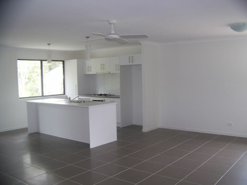 54 Coast Road, Macleay Island QLD 4184