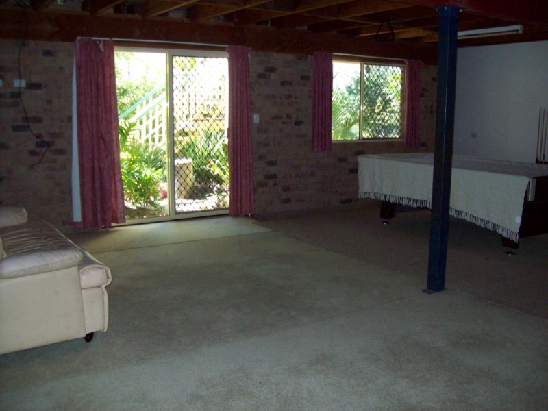 5-9 Weeroona Ave, Macleay Island QLD 4184