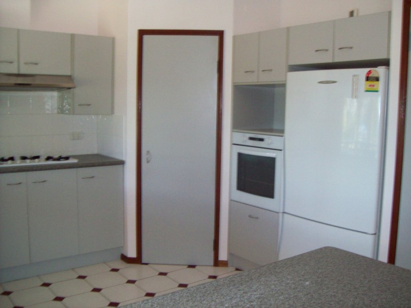 5-9 Weeroona Ave, Macleay Island QLD 4184