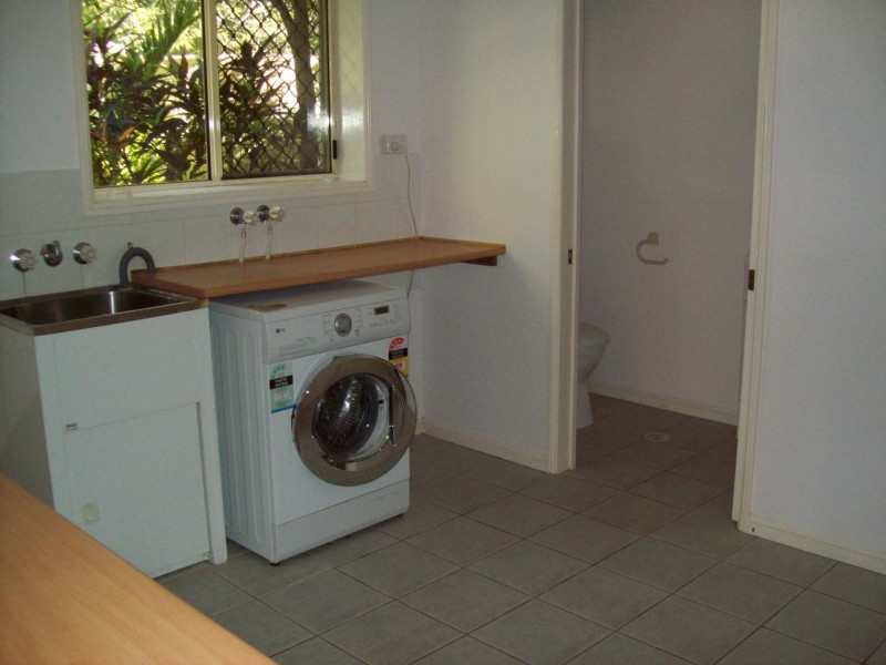 5-9 Weeroona Ave, Macleay Island QLD 4184