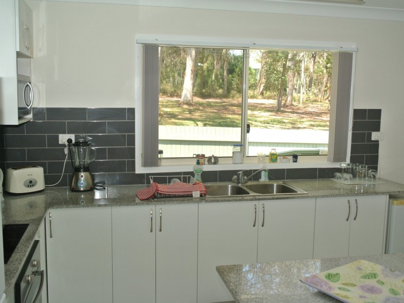 10 Tukkeri Street, Macleay Island QLD 4184