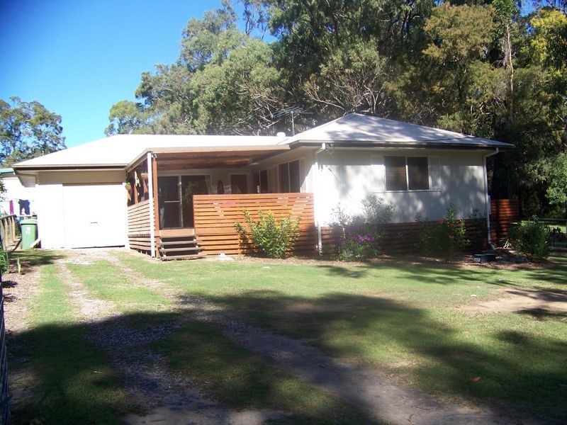 12 Tukkeri St, Macleay Island QLD 4184