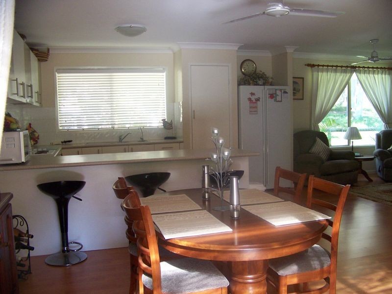 12 Tukkeri St, Macleay Island QLD 4184
