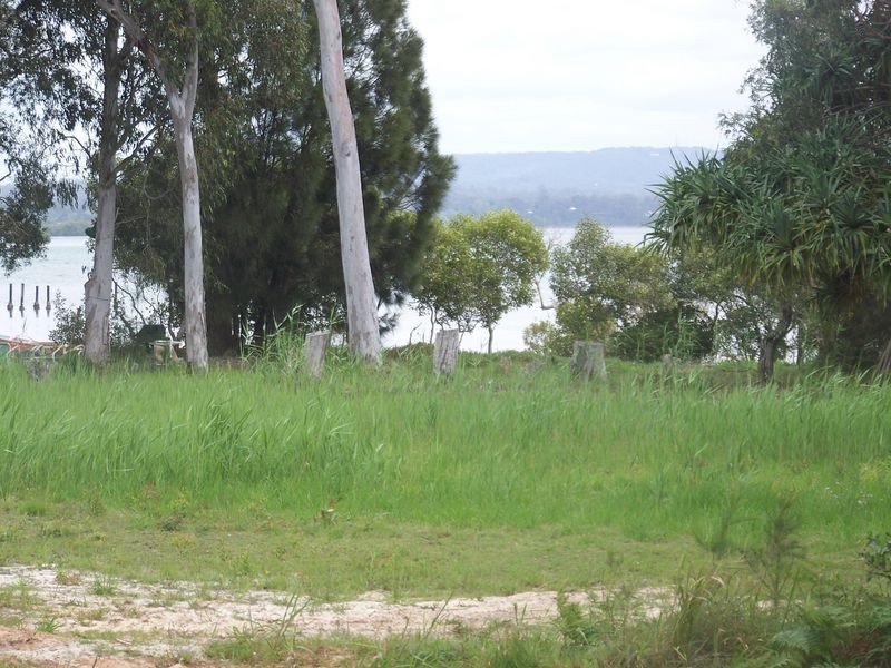 54 Coast Road, Macleay Island QLD 4184