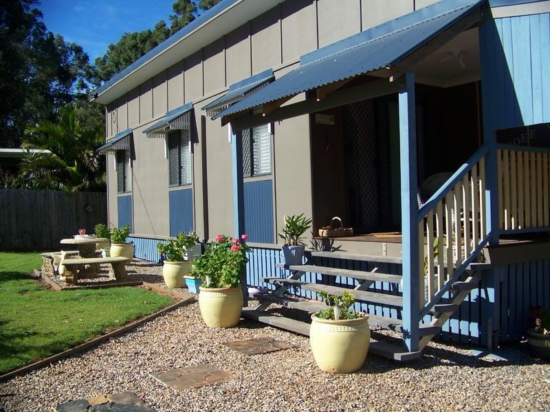 18 Cooee Cres, Macleay Island QLD 4184