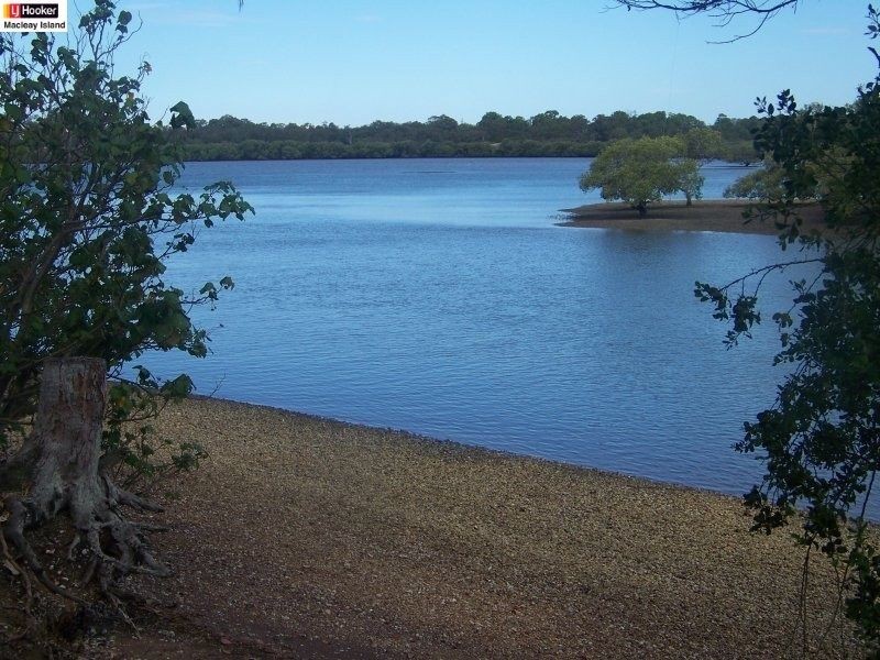 16 Boat Harbour Ave, Macleay Island QLD 4184