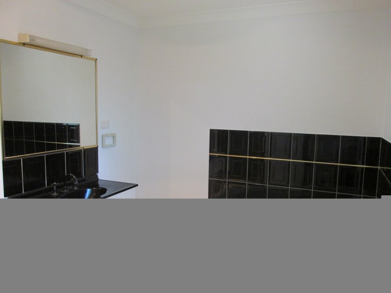 7 – 9 Cotton Tree Avenue, Macleay Island QLD 4184